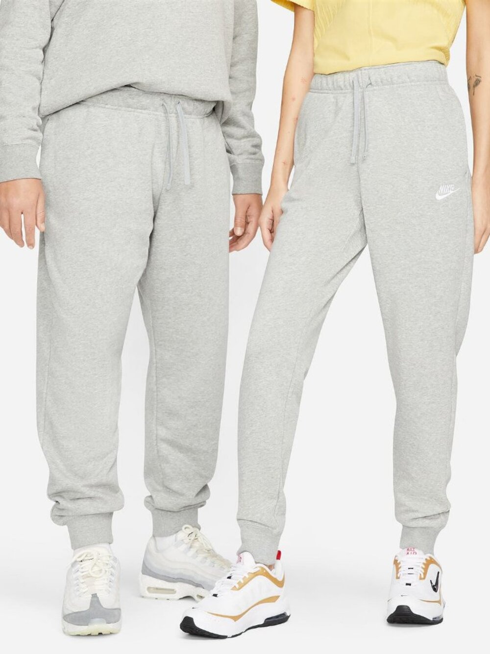 NIKE SPORTSWEAR CLUB FLEECE MIDRISE JOGGERS***********SIZE: LARGE